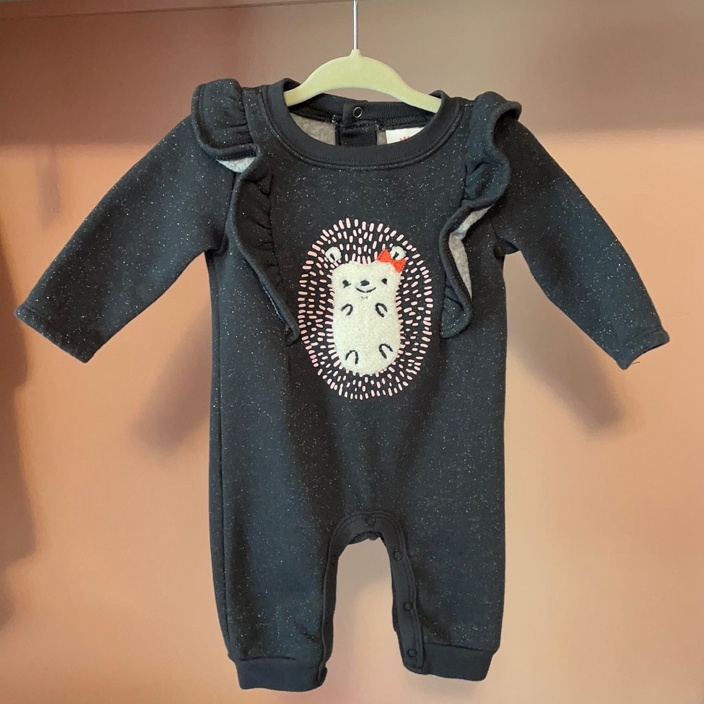 👼3 for $10👼 Baby Gray Hedgehog Onesie. NB. EUC.